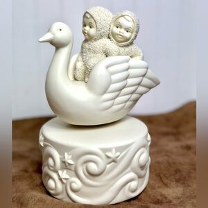 Dept 56 Snowbabies and Swan musical figurine